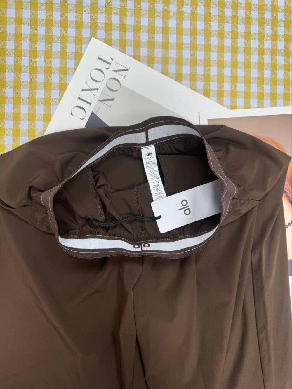 NWT Alo Yoga Suit Up Trouser Espresso 🌰🤎 Wide Leg Brown Pants Relaxed Fit - Picture 3 of 8